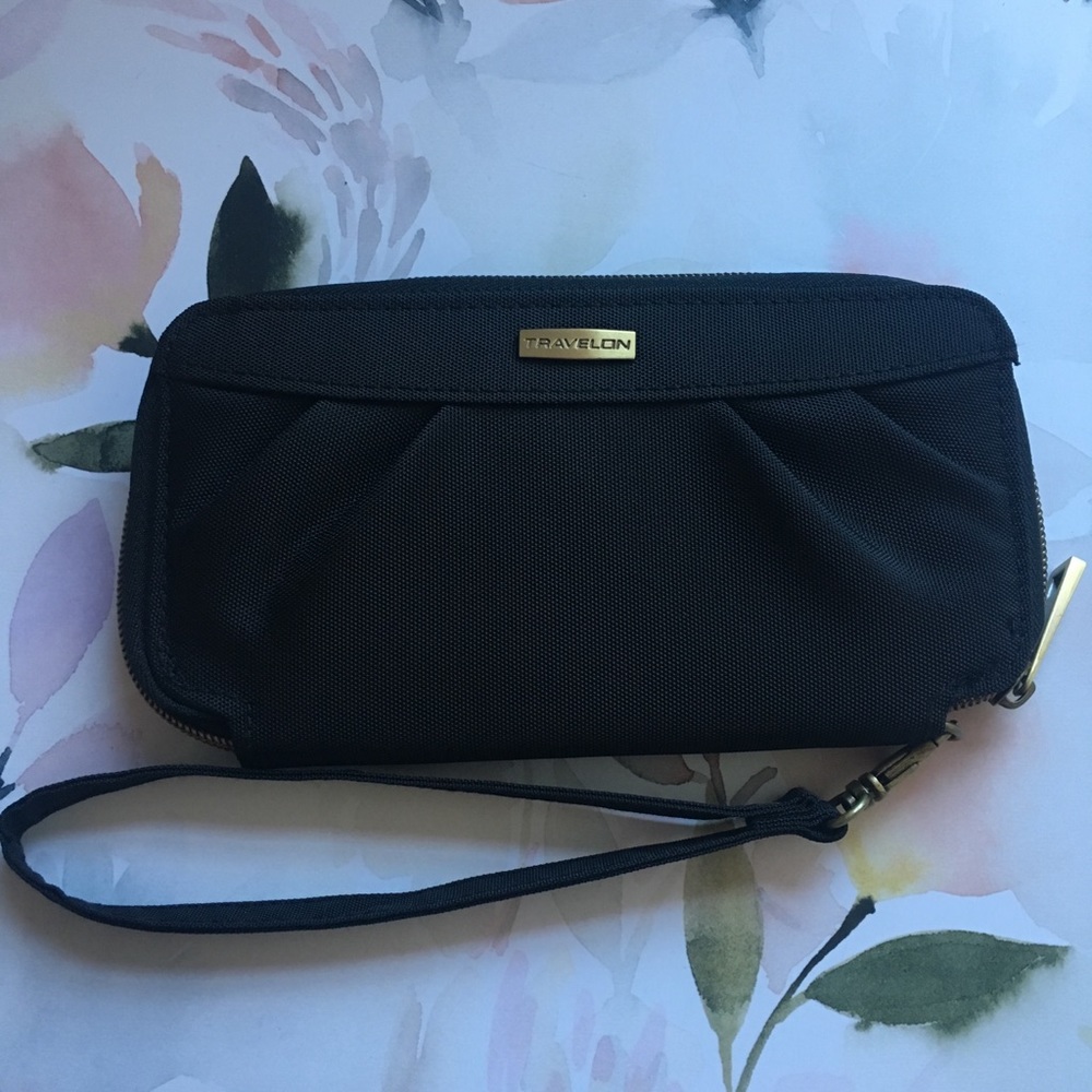Travelon Wallet